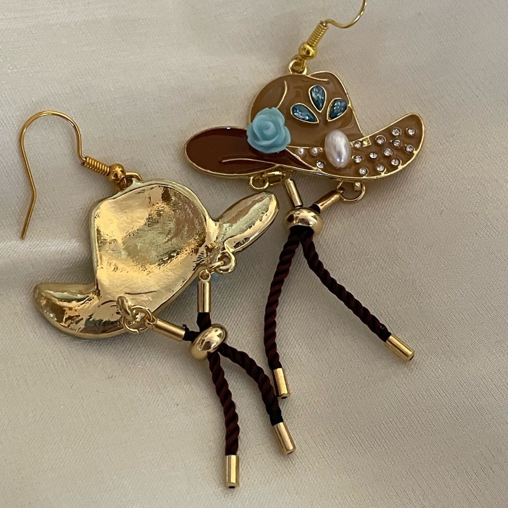 Cowgirl Hat Earrings - Picture 4 of 4